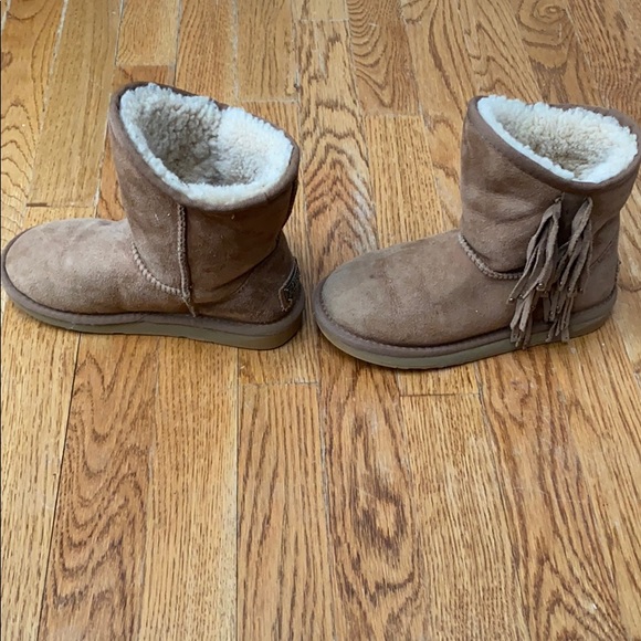 Australia Luxe Kids SHEARLING FRINGE boot! Rare! - Picture 4 of 10